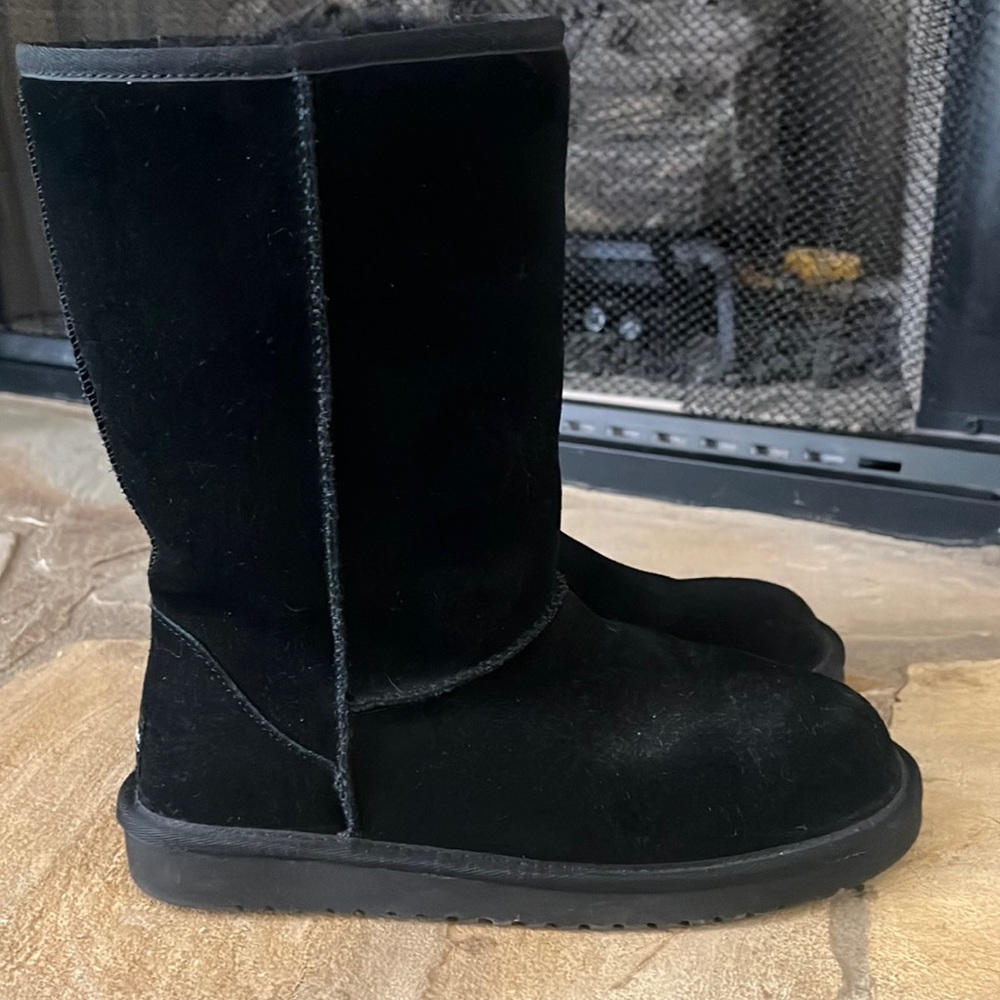Koolaburra black boots